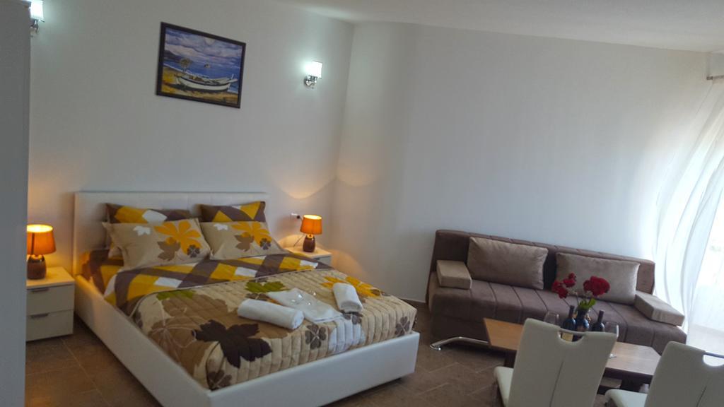 Apartments Sirena Ulcinj Exterior foto