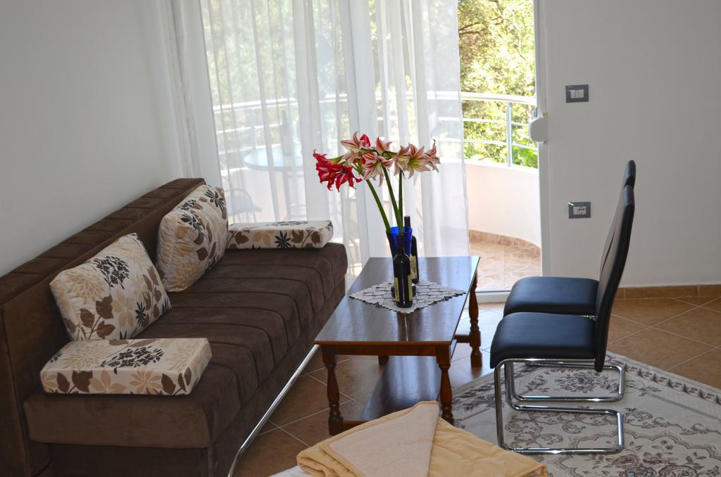 Apartments Sirena Ulcinj Exterior foto