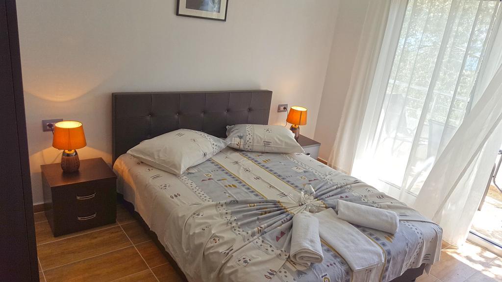Apartments Sirena Ulcinj Exterior foto