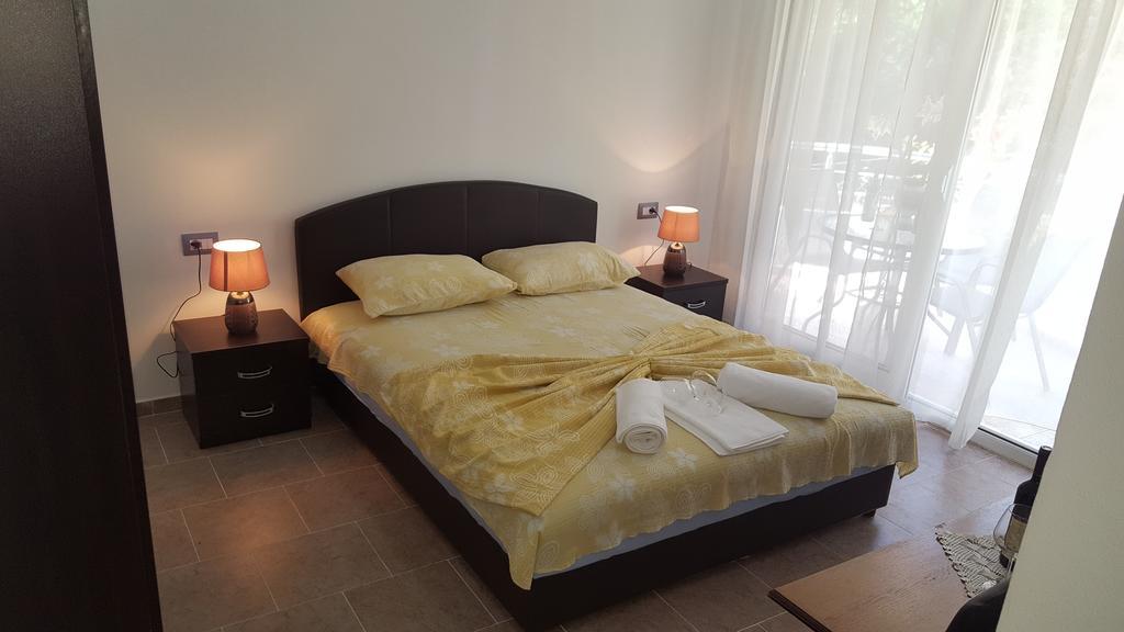 Apartments Sirena Ulcinj Exterior foto
